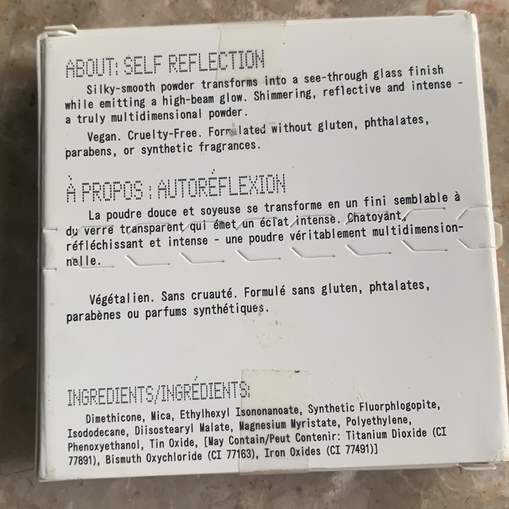 About-face Light Lock Powder - Picture 2 of 5